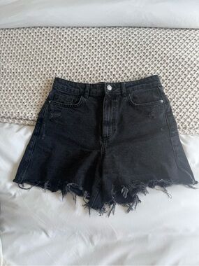 Zara Black Denim Shorts! Excellent Condition.
